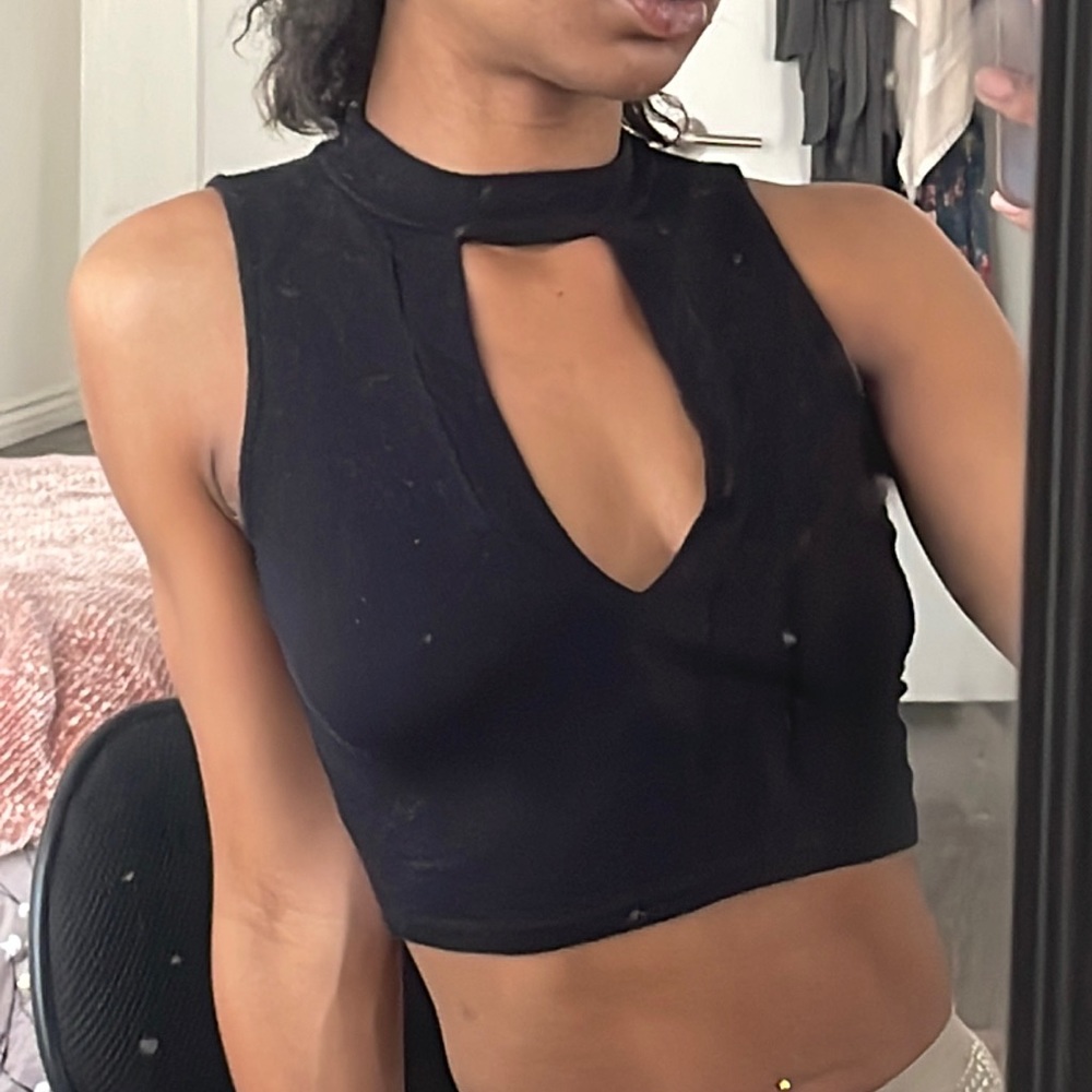 Black crop top- V- neck cut out